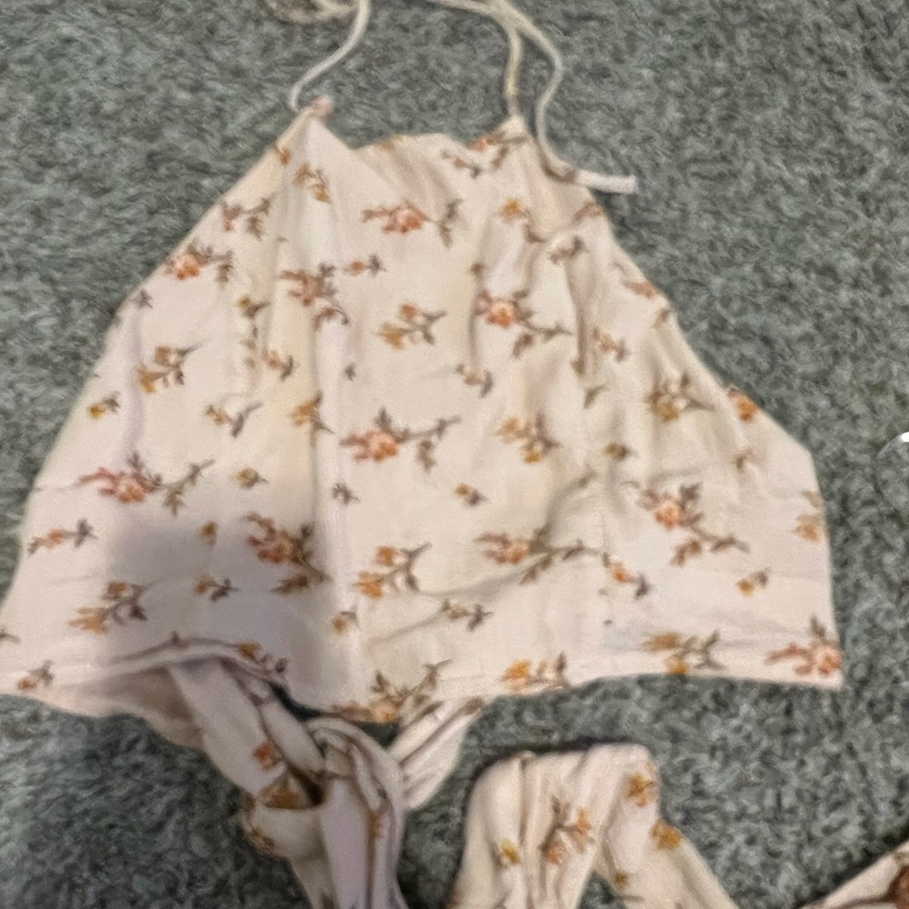 Tops! - Picture 3 of 4